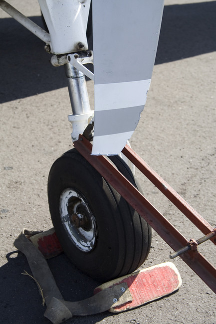 Beechcraft Bonanza Rand Airport FAGM Towbar