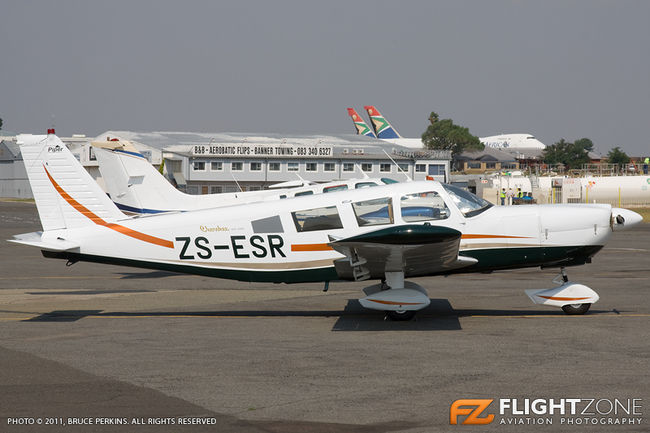Piper PA-32-300 Cherokee Six ZS-ESR FAGM
