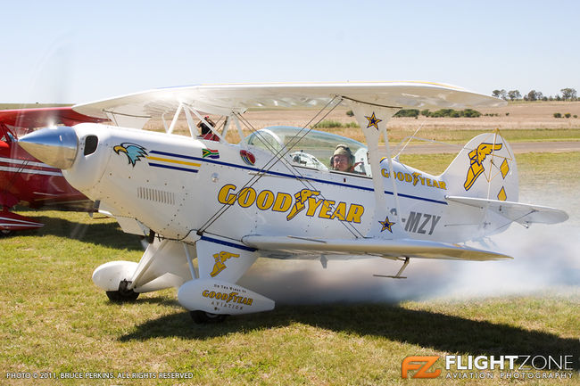 Goodyear Eagles  Pitts S-2B ZS-MZY Dennis Spence