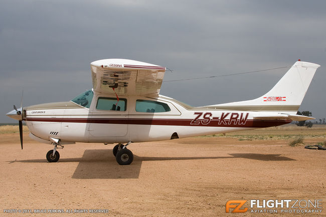 Cessna 210 ZS-KRW Parys FAPY