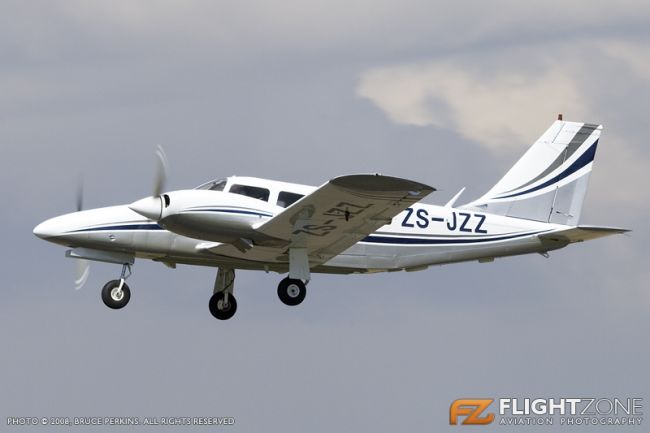 Piper PA-34 Seneca ZS-JZZ Rand Airport FAGM