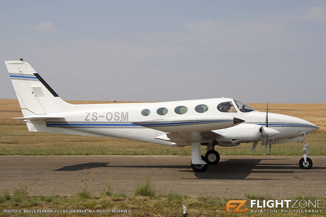 Cessna 340 ZS-OSM Parys Airfield FAPY