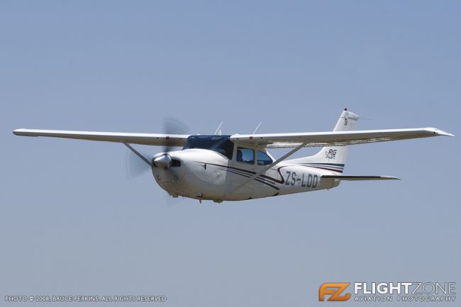 Cessna 182 Skylane RG Kittyhawk Airfield FAKT