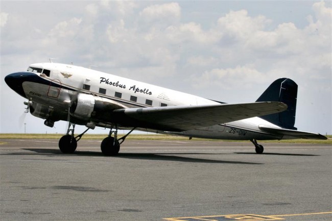 Douglas DC-3 C-47 Dakota ZS-DIW Rand Airport FAGM