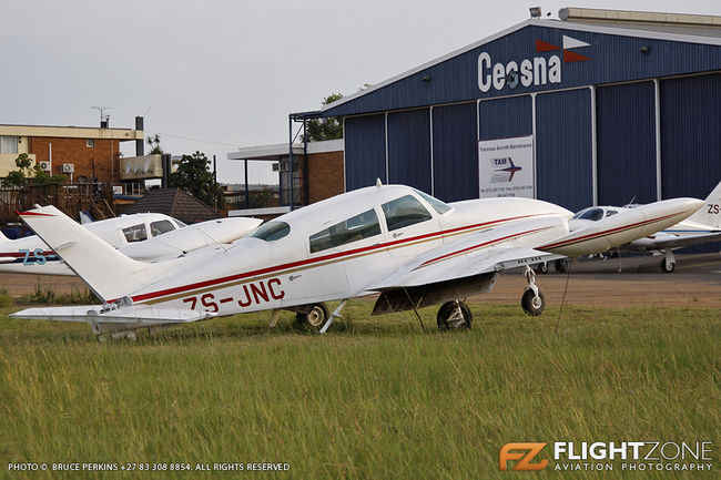 Cessna 310 ZS-JNC Wonderboom Airport FAWB
