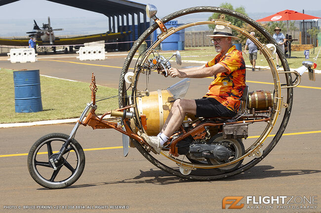 Rob Mc Fie cycle Middelburg Airfield FAMB
