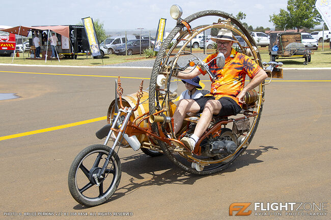 Rob Mc Fie cycle Middelburg Airfield FAMB