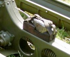 Oilcan_detail_