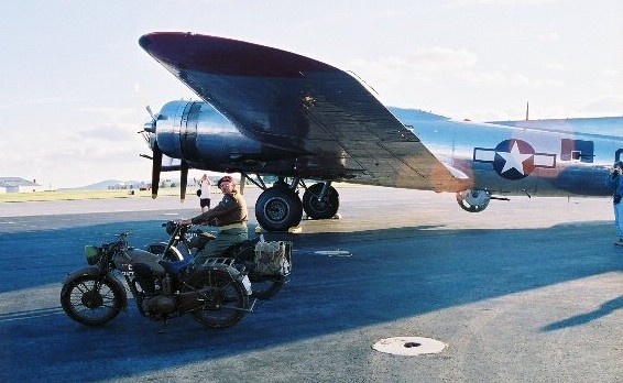 Lex_under_wing_045