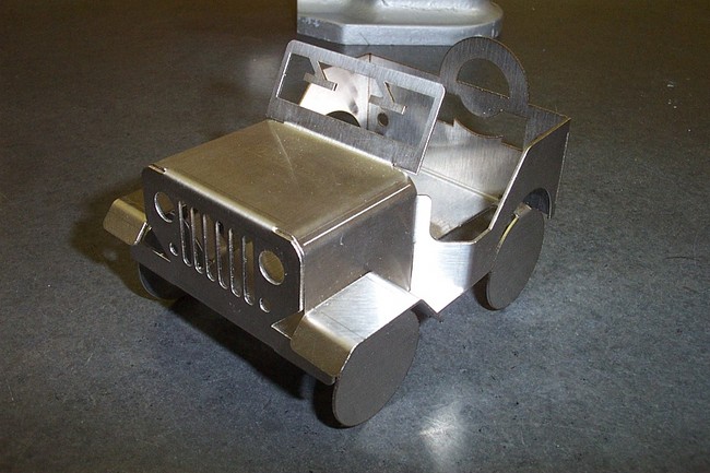 A08_Stainless_jeep_made_in_one_piece