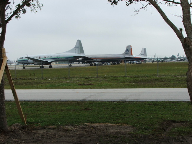 2005_1211Opa_Locka_Airport0010