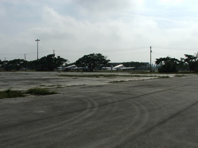 2005_1211Opa_Locka_Airport0019