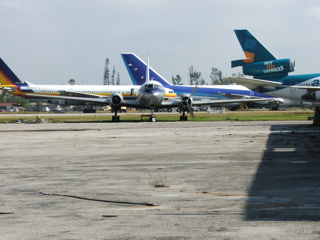 2005_1211Opa_Locka_Airport0021