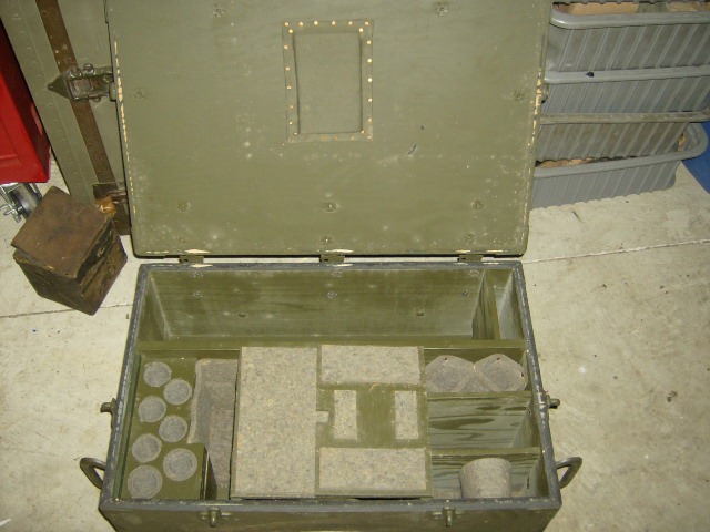 CH-27 Radio Chest