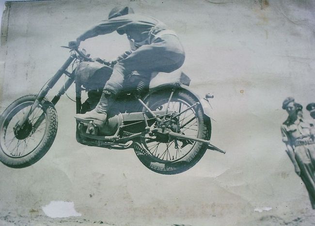 Matchless_in_Cairo_1947_001