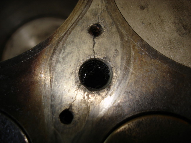 Revne_mellem_3_og_4_cylinder_closeup