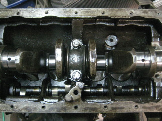 Rod journal grooves