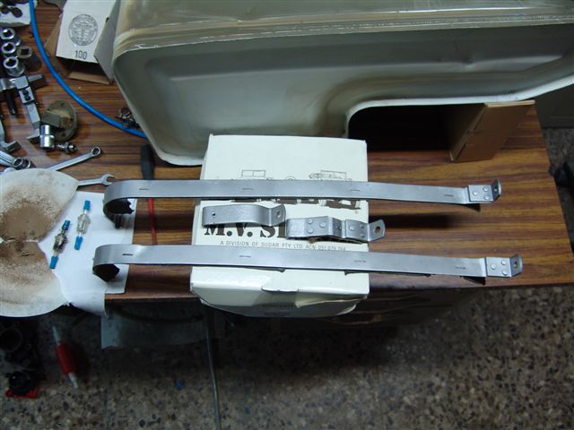 GAS_TANK_STRAPS_002