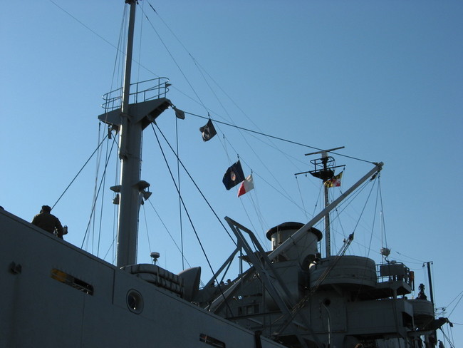 0032_On_quay